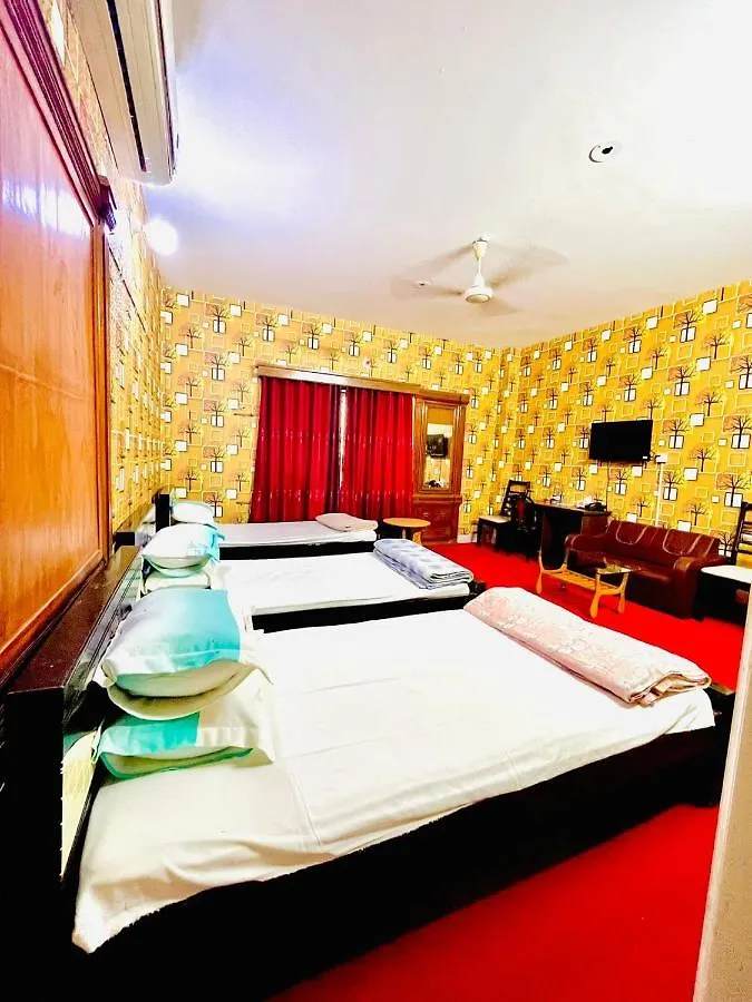 Hotel Crown Plaza Inn Dhaka 0*,